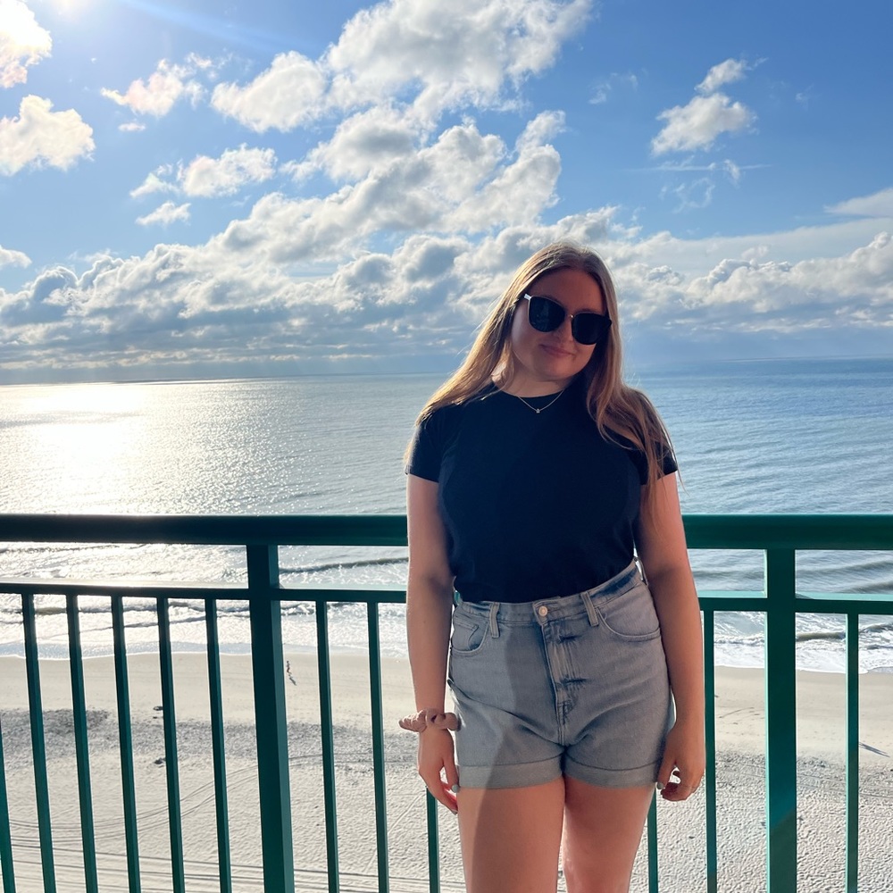 Meet your Posher, Kayla